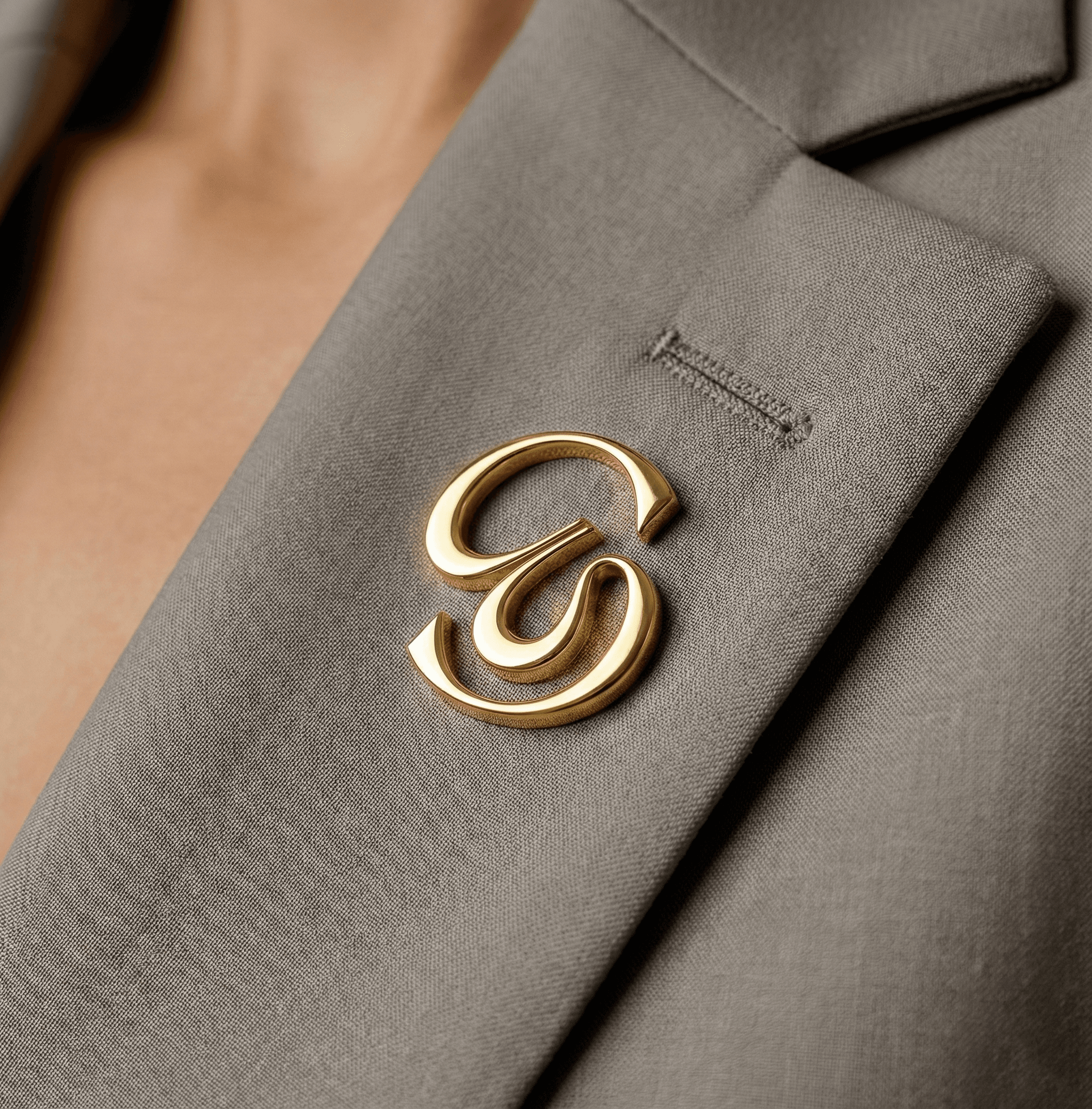 CasaSalis Pin Dourado